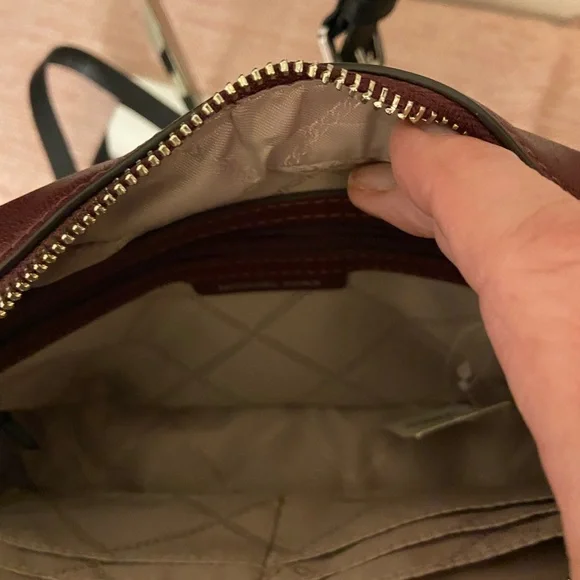 Michael Kors Leather Parker Crossbody Bag - Picture 4 of 11